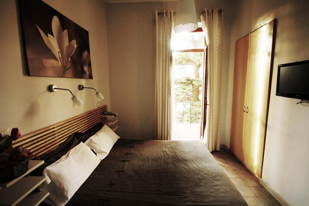 Double Room Balcony or Terrace,684031950:JPEG